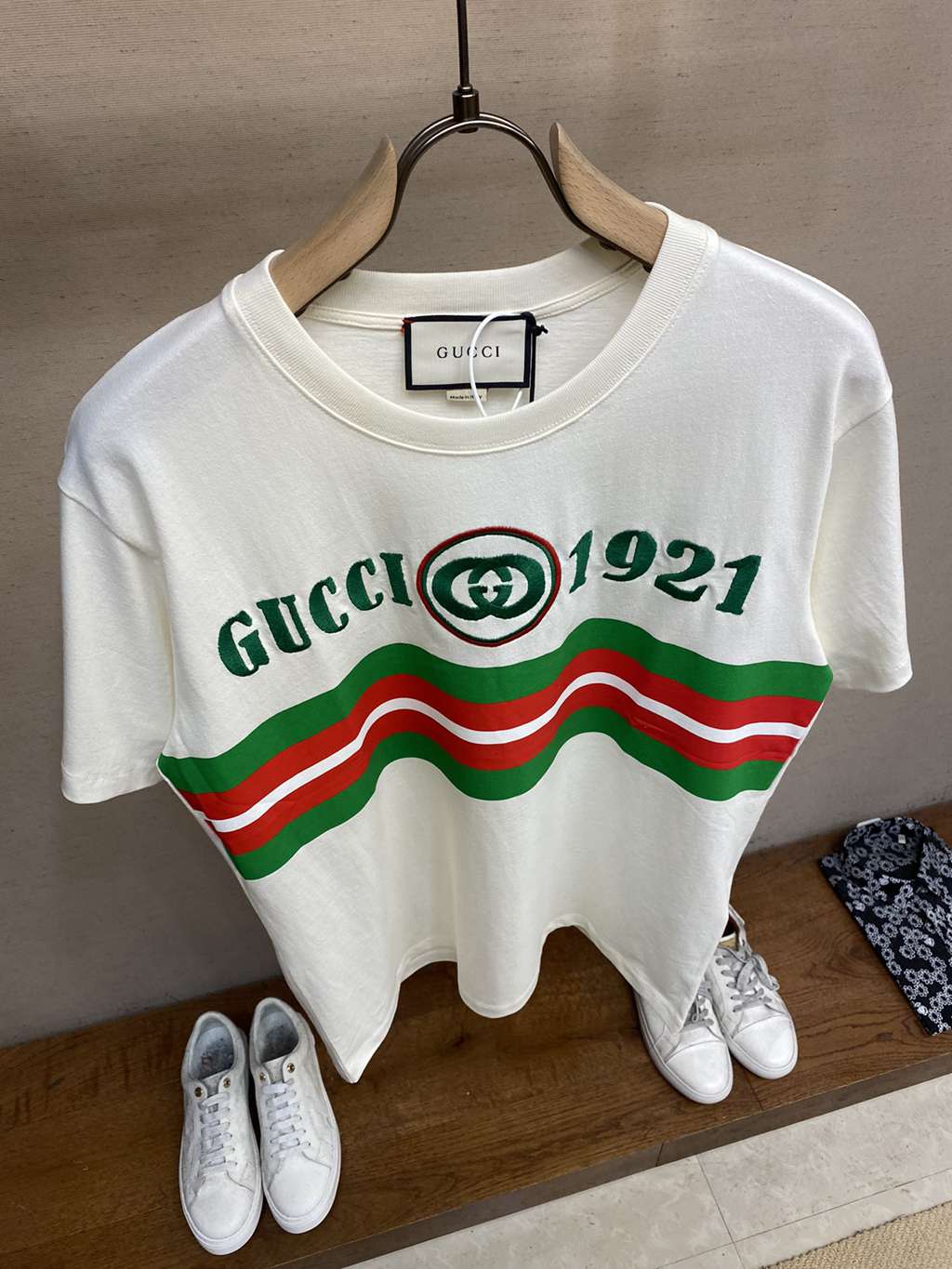 Gucc* T-shirt